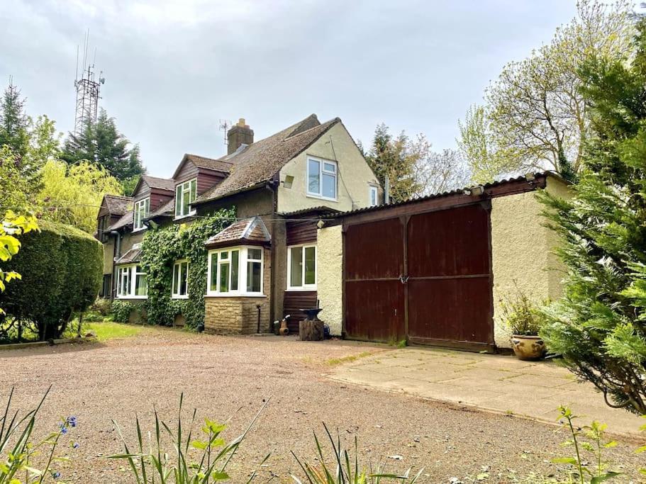 Easyrest - Spacious Detached House - 10 Beds - 5 Bedrooms - 4 Bathrooms - Secure Parking 5 Vehicles - Excellent Road Links - Perfect For Contractors & Large Groups Grantham Exterior photo